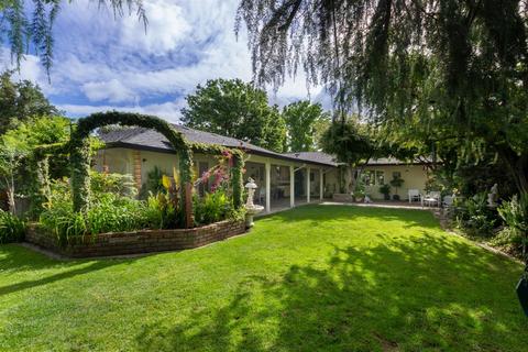 1204 E Rumble Rd, Modesto, CA 95350 photo 37