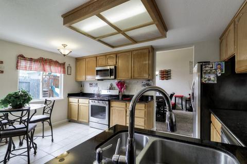 975 Moonlight Dr, Ceres, CA 95307 photo 9