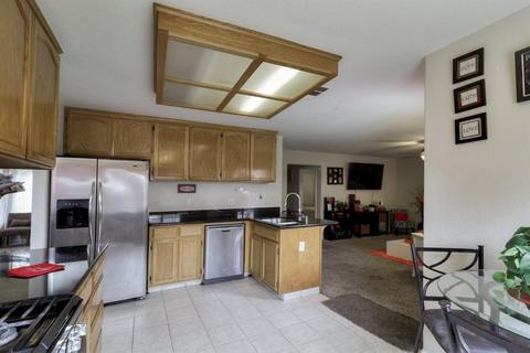 975 Moonlight Dr, Ceres, CA 95307 photo 7
