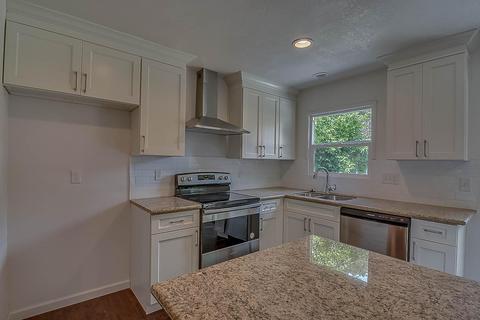 423 E Downs, Stockton, CA 95204 photo 3