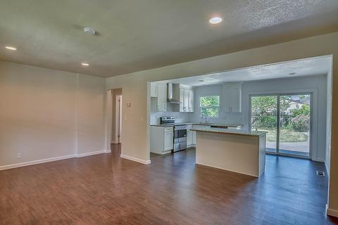 423 E Downs, Stockton, CA 95204 photo 8