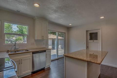 423 E Downs, Stockton, CA 95204 photo 2