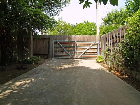 1209 Wellington Dr, Modesto, CA 95350 photo 4