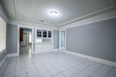 1007 S Madison St, Modesto, CA 95351 photo 6