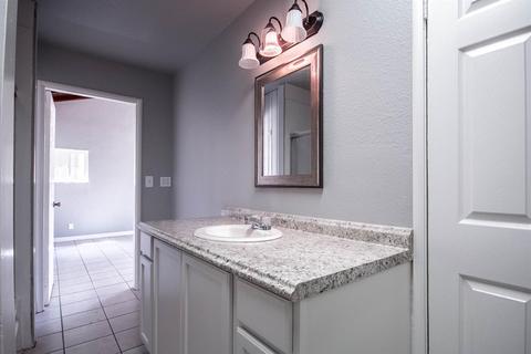1007 S Madison St, Modesto, CA 95351 photo 29