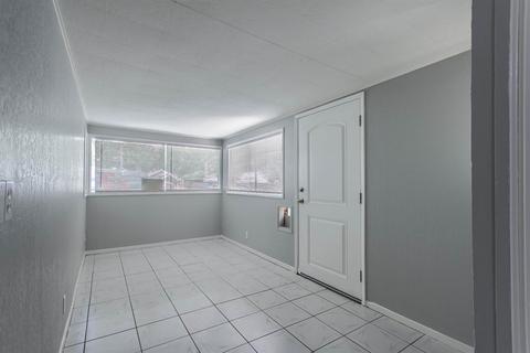 1007 S Madison St, Modesto, CA 95351 photo 4