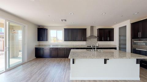 2526 Eisenhower Pl, Manteca, CA 95337 photo 9