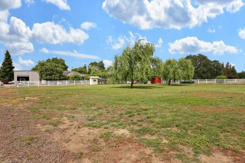 4810 E Armstrong Rd, Lodi, CA 95240 photo 34
