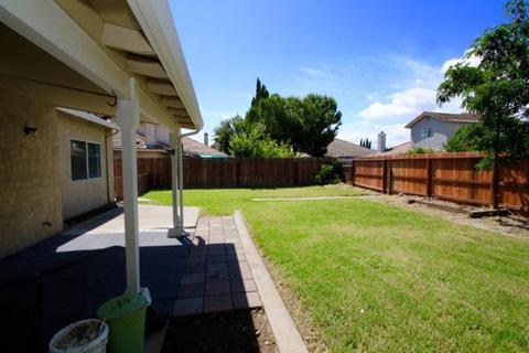 241 Thomsen, Lathrop, CA 95330 photo 2