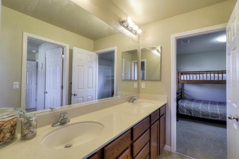 566 Homestead Ave, Lathrop, CA 95330 photo 28