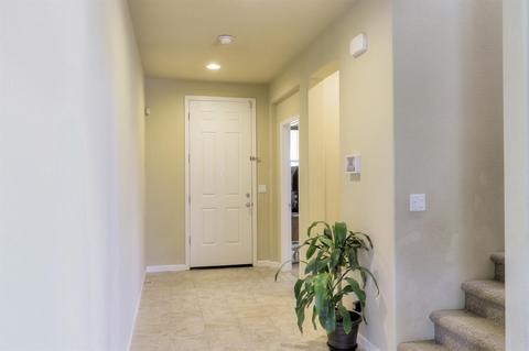 566 Homestead Ave, Lathrop, CA 95330 photo 4