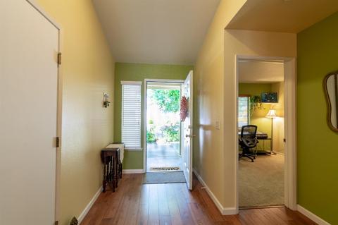 904 La Coruno St, Davis, CA 95618 photo 4