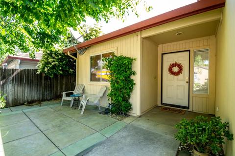 904 La Coruno St, Davis, CA 95618 photo 3