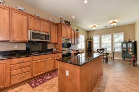 2233 Devonport Loop, Roseville, CA 95747 photo 2
