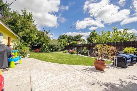 240 Palm Ave, Ripon, CA 95366 photo 9