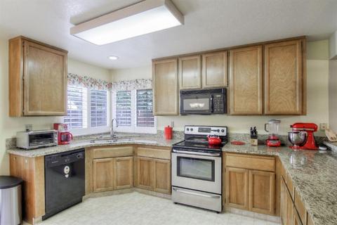 3820 Olivebranch Ln, Carmichael, CA 95608 photo 12