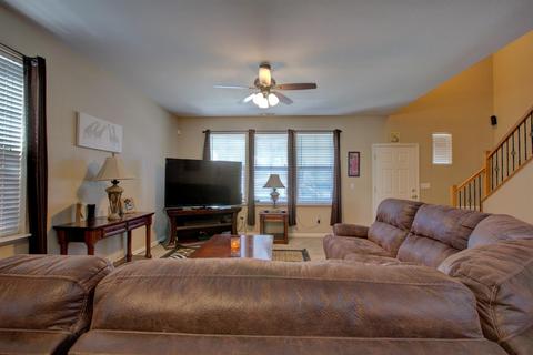 1331 Gianna Ln, Manteca, CA 95336 photo 4
