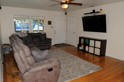 819 Loletta, Modesto, CA 95351 photo 2