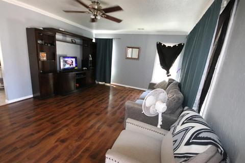 1524 Lynn Ave, Modesto, CA 95358 photo 6