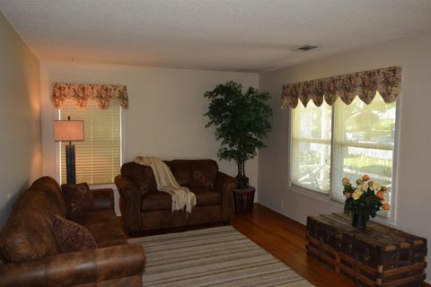 402 W 22nd St, Tracy, CA 95376 photo 3