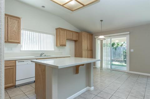 5451 Etherington Ct, Riverbank, CA 95367 photo 8
