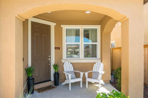 535 W Cherry, Dixon, CA 95620 photo 3