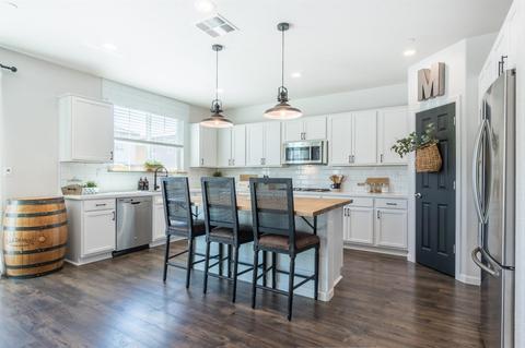 535 W Cherry, Dixon, CA 95620 photo 11