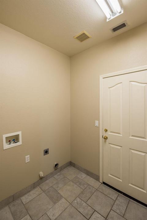 564 S Highland Ave, Ripon, CA 95366 photo 10