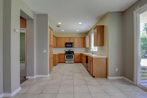 4910 Delphina Ct, Keyes, CA 95328 photo 14