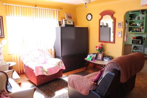 1432 Holm Ave, Modesto, CA 95351 photo 4