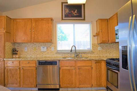 1012 O St, Lathrop, CA 95330 photo 5