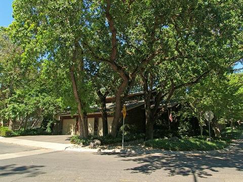 219 N Morton Blvd, Modesto, CA 95354 photo 2