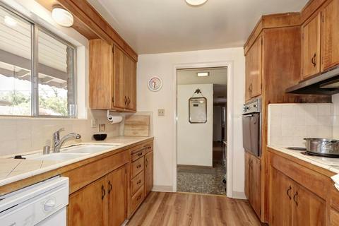 921 Douglas Ave, Davis, CA 95616 photo 9