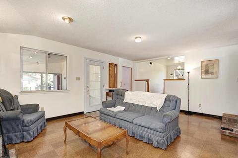 921 Douglas Ave, Davis, CA 95616 photo 17
