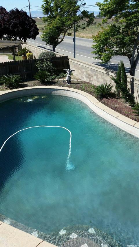 2076 Licstal, Manteca, CA 95337 photo 2