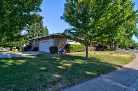 4900 Andrew Cir, Carmichael, CA 95608 photo 2