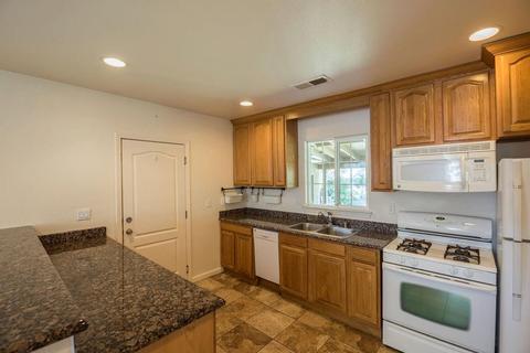 2221 6th St, Ceres, CA 95307 photo 9