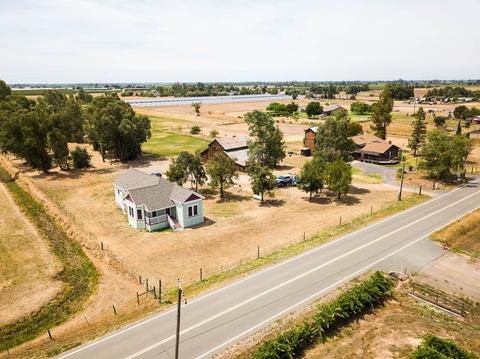 13878 Victor Rd, Lodi, CA 95240 photo 1