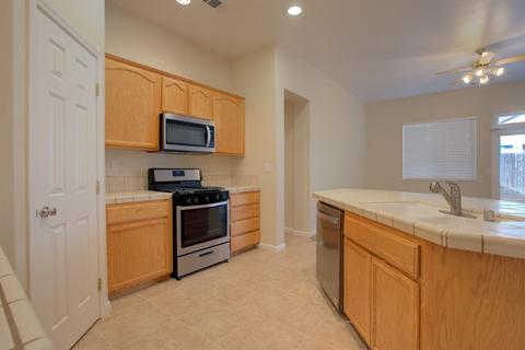 707 Pine Creek Ln, Patterson, CA 95363 photo 9