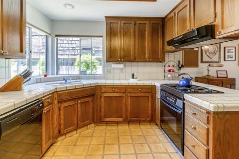 1721 Lakeshore Dr, Lodi, CA 95242 photo 11