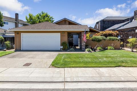 1721 Lakeshore Dr, Lodi, CA 95242 photo 2