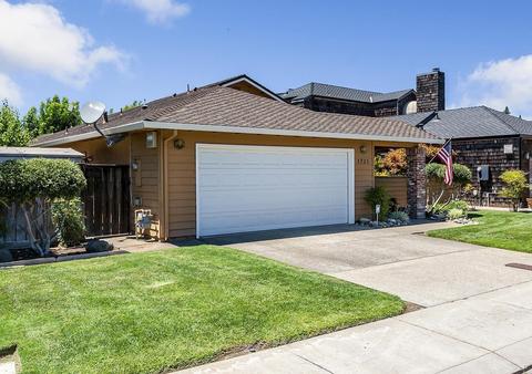 1721 Lakeshore Dr, Lodi, CA 95242 photo 3