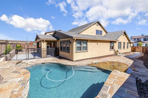 1818 Klamath Ct, Lathrop, CA 95330 photo 1