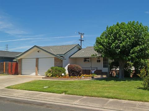 348 Harding Ave, Manteca, CA 95336 photo 2