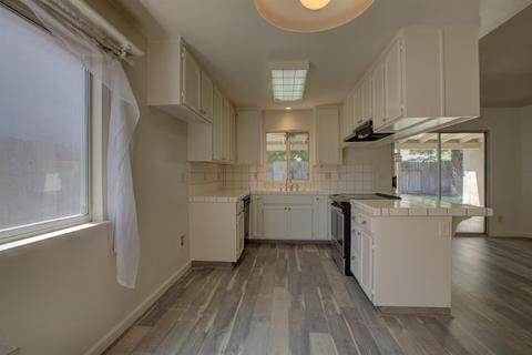 884 Cole Ave, Turlock, CA 95382 photo 13