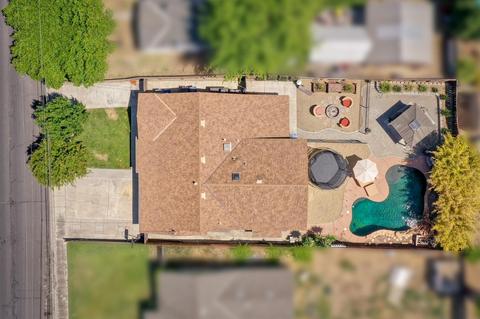 554 Locust Ave, Manteca, CA 95337 photo 2