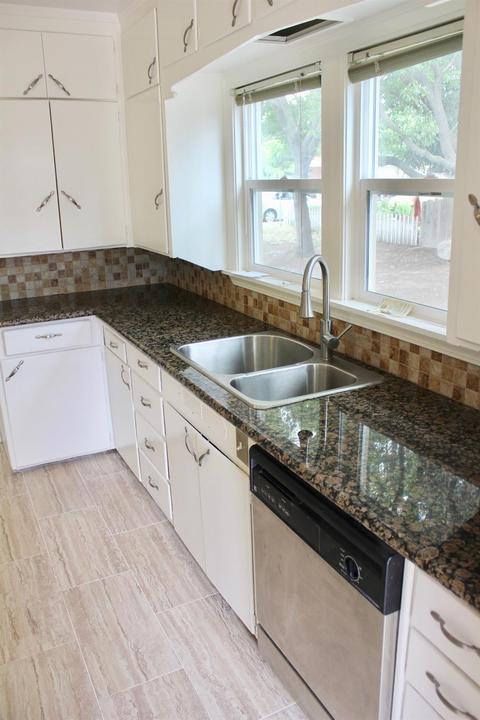 27 Church St, Modesto, CA 95357 photo 4