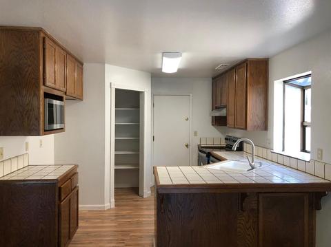 2528 Walnut Park Dr, Modesto, CA 95355 photo 5