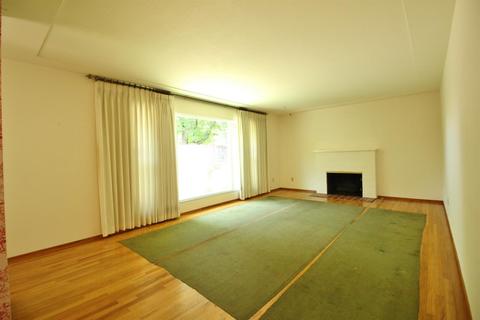2410 College Ave, Modesto, CA 95350 photo 6