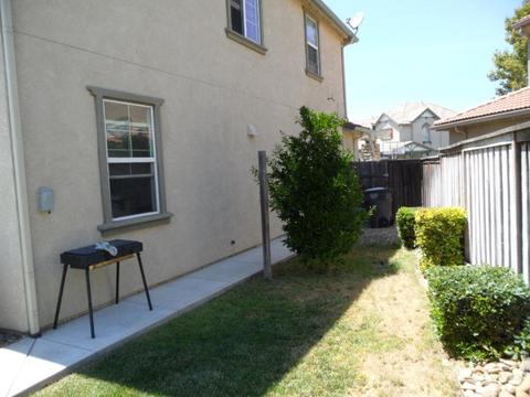 230 Crescent Moon Dr, Lathrop, CA 95330 photo 28